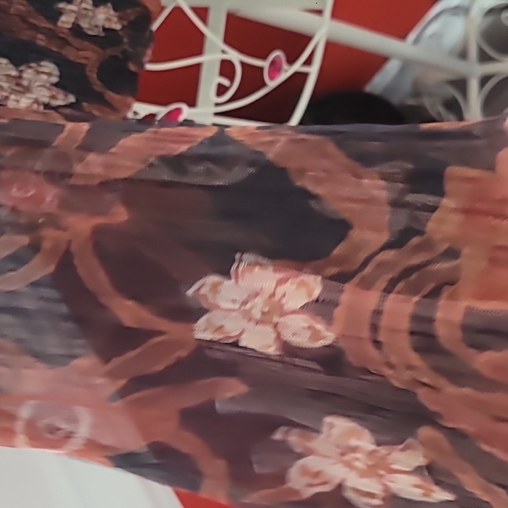 Joie Black/Rust Print Elastic Waist Sheer Sleeve Top Size XL - Picture 3 of 6